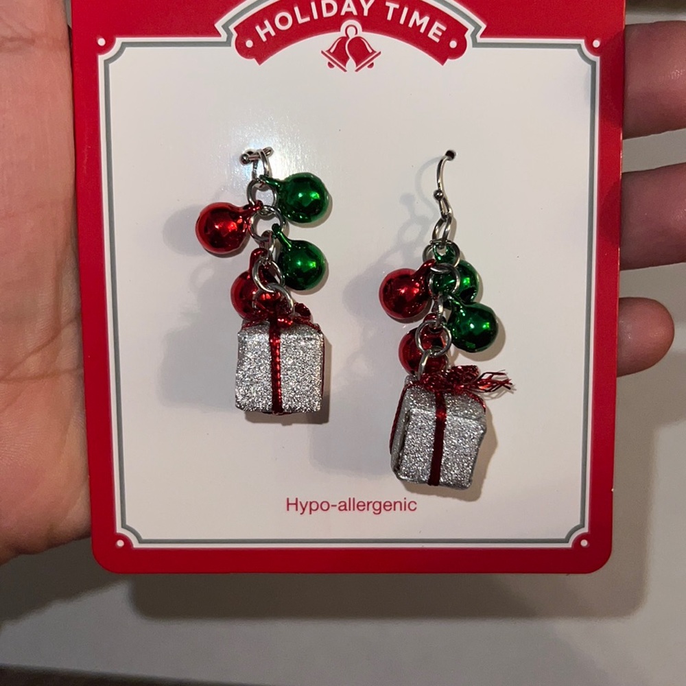Holiday time jingle present earrings